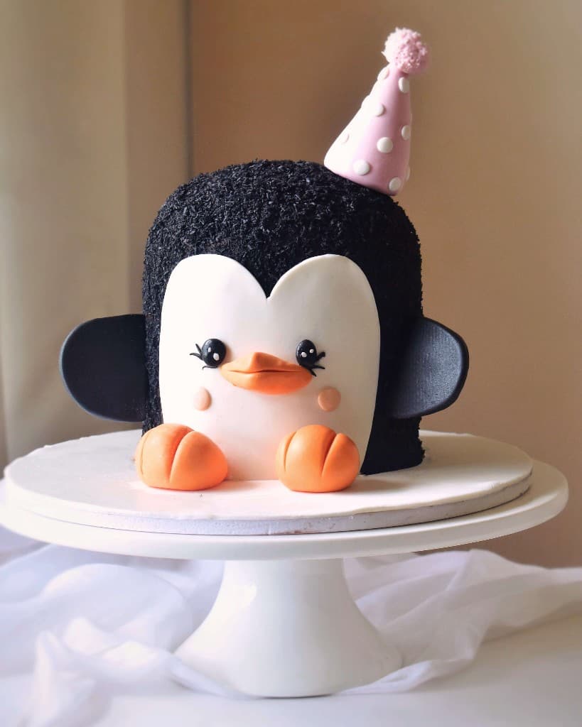 Penguin birthday cake