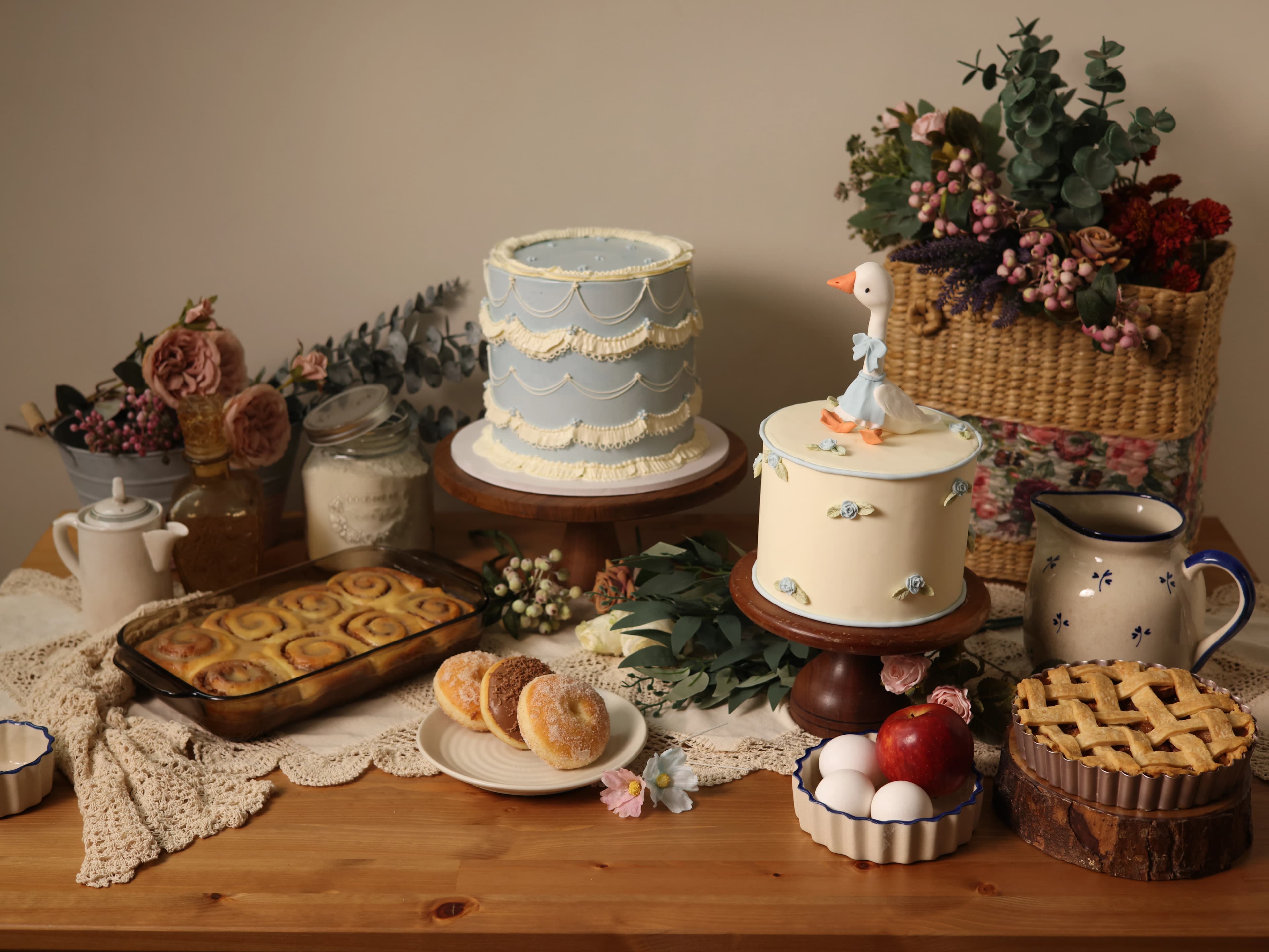 Custom cakes hero image